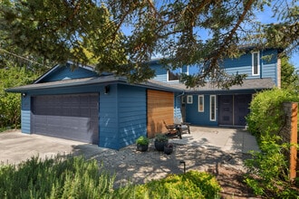 Building Photo - 4300 S Snoqualmie St