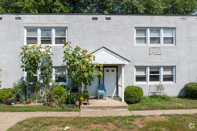 Building Photo - Blackwood Gardens