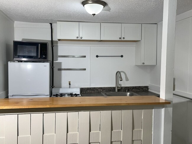 Photo - 1 bed 1 bath near UF law school House