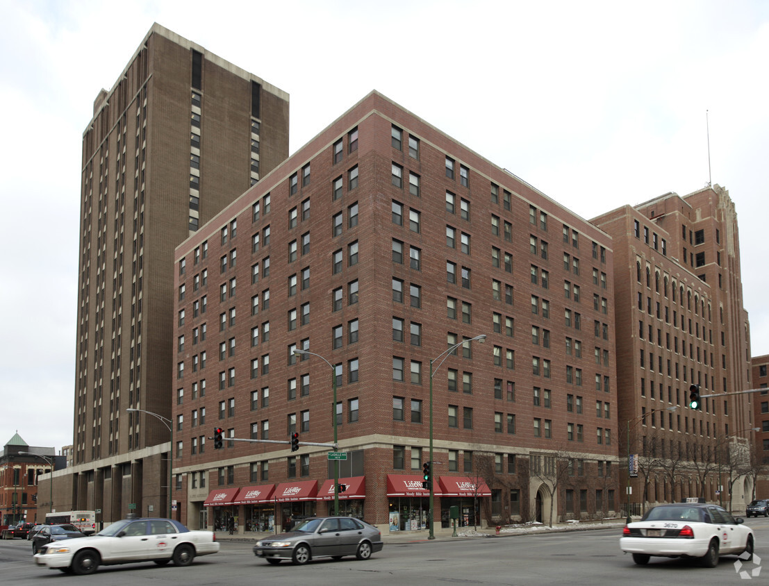 Foto principal - Moody Bible Institute Residence Halls