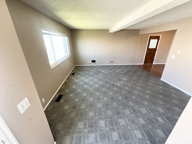 Building Photo - 310 E 1400 S