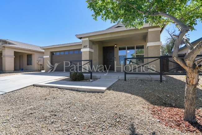 Building Photo - 207 W Latona Rd