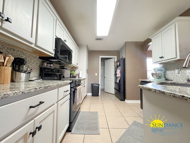 Foto del edificio - Stunning Home in Holley by the Sea – Navar...