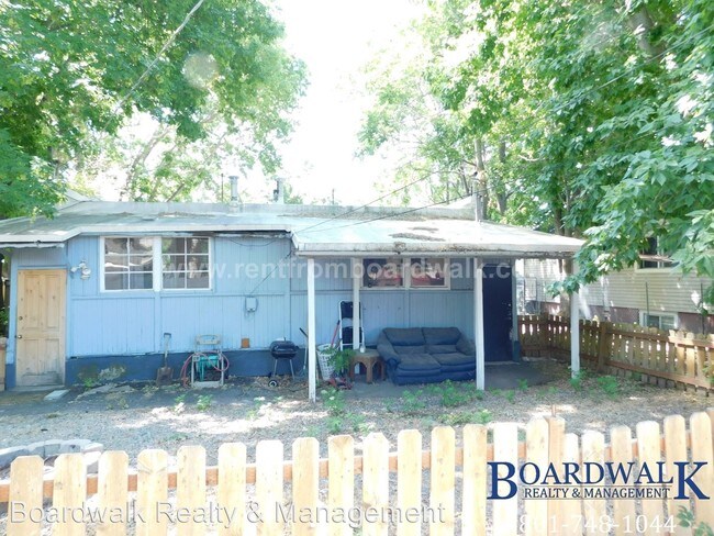 Building Photo - 373-375 Harrison Ave S