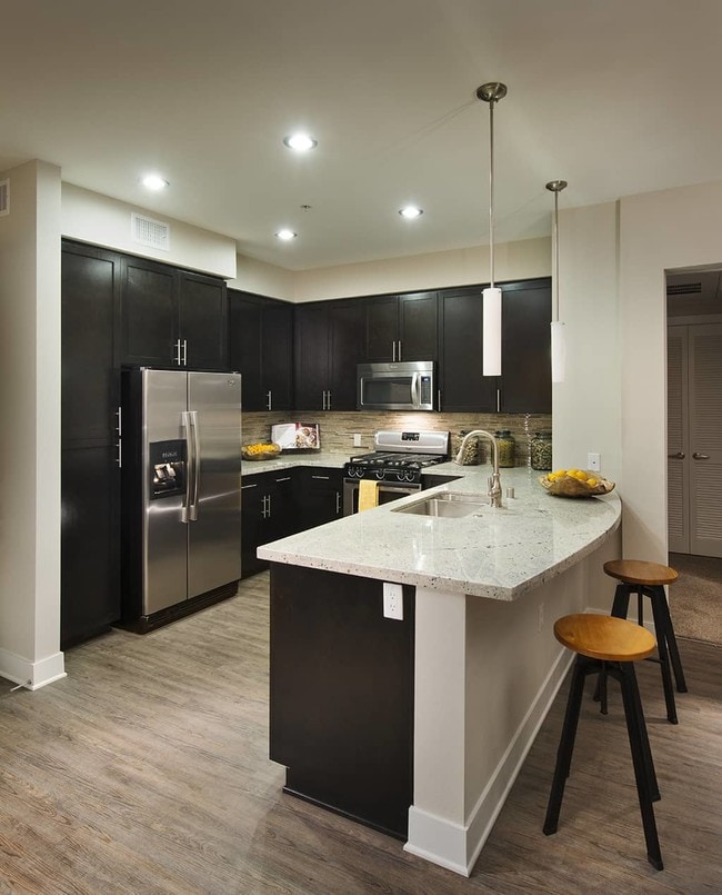 Building Photo - The Residences at Bella Terra