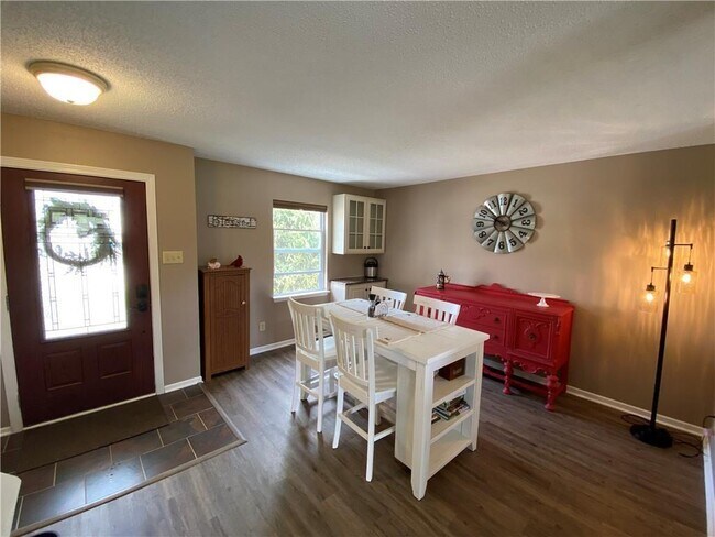 Foto del edificio - 14754 Fawn Hollow Ln