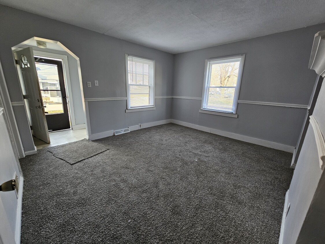 Primary Photo - 6828 Meadow Ave