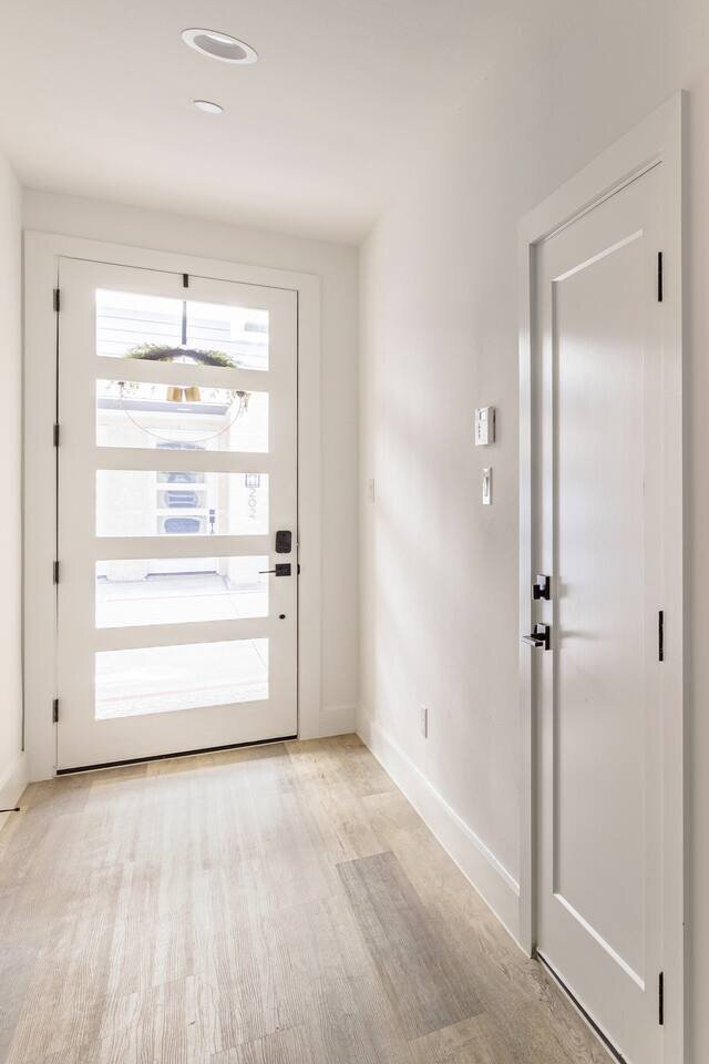 Building Photo - 631 N Tyler St