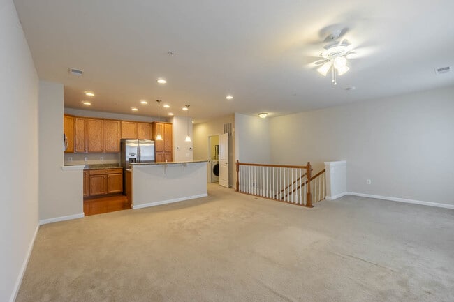 Building Photo - 2504 Hurston Ln NE