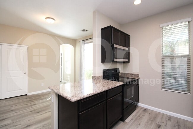 Building Photo - 1434 S Ponderosa Dr