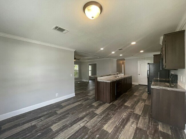 Foto del edificio - 36116 Plum Ave