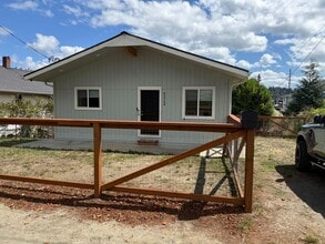 Building Photo - 63749 Center Rd