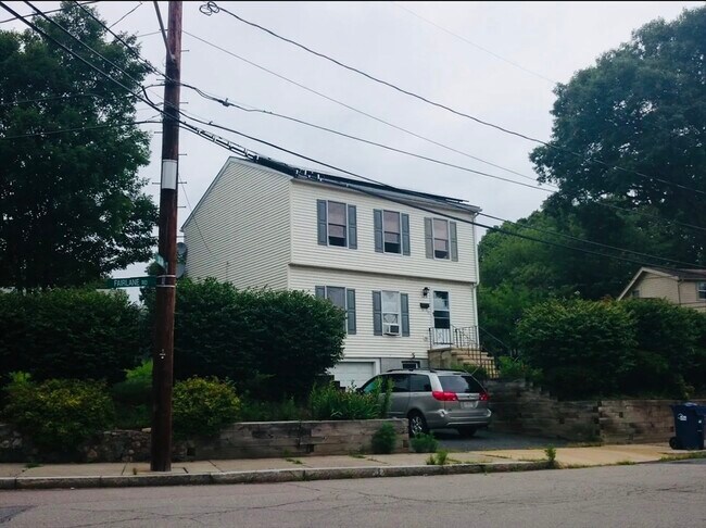 Foto del edificio - 43 Fairlane Rd