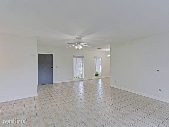 Building Photo - 2 br, 2 bath House - 495 SE Airoso Blvd