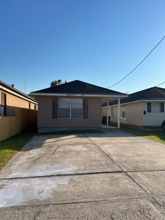 Foto del edificio - 2719 Huey P Long Ave
