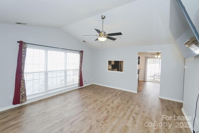 Foto del edificio - 1542 Rumstone Ln