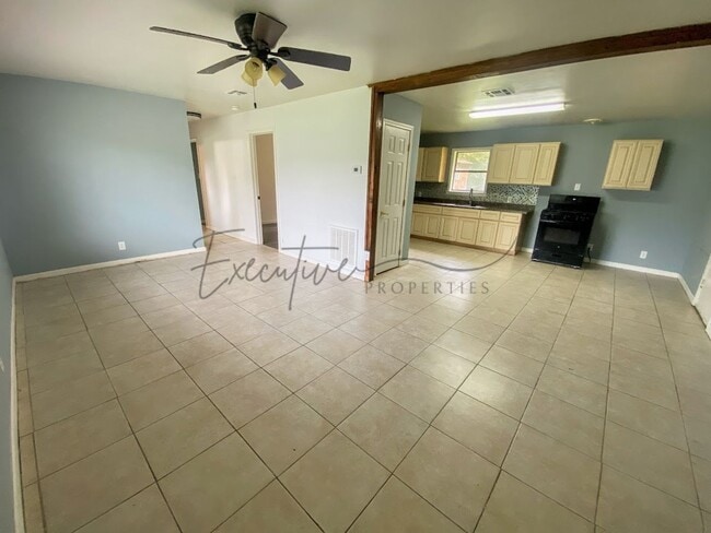 Building Photo - Updated 3BR Brick Home with Covered Carpor...