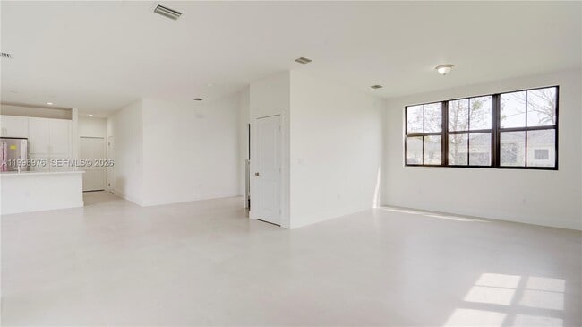 Building Photo - 20930 SW 96th Ct