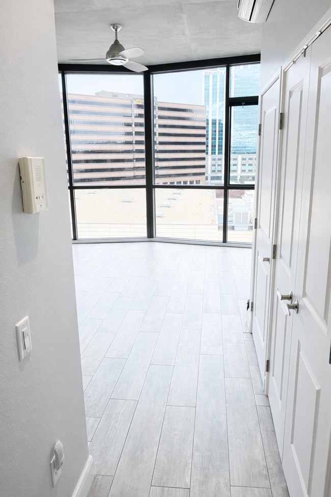 Building Photo - 851 W Front St