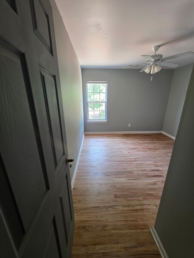 Foto del edificio - 8803 Whaley Cir