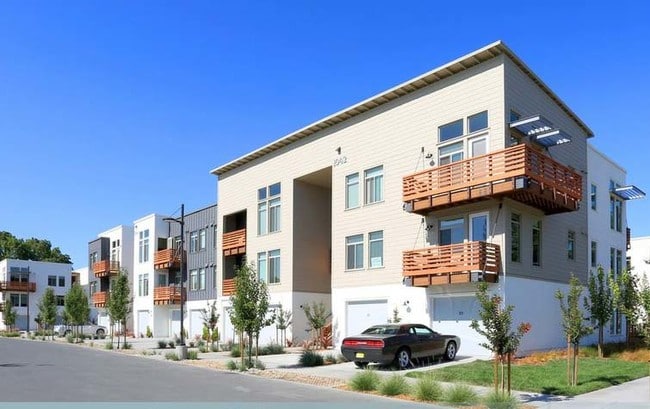Building Photo - Annadel