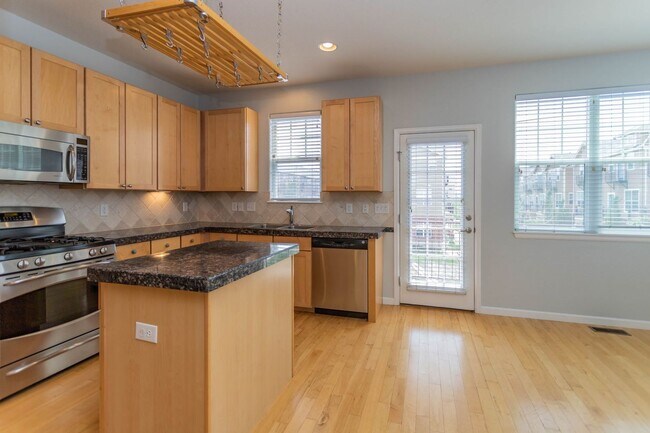 Foto del edificio - Downtown Living with Style & Views!