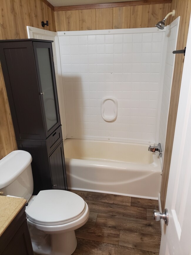 Foto del edificio - 7310 Pineview Dr