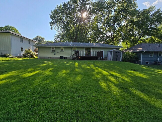 Foto del edificio - Beautiful 4 bedroom behind the Golf Coarse