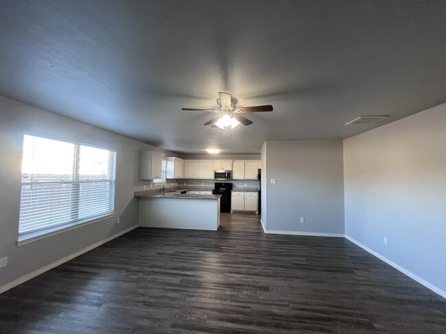 Foto del edificio - 3422 Itasca St