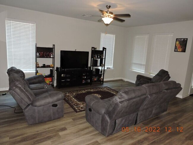 Foto del edificio - Pelican Lakes Home for Lease