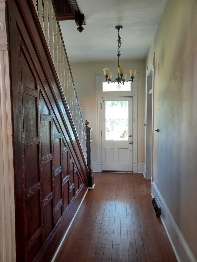 downstairs hallway - 514 Mountain Ave SW