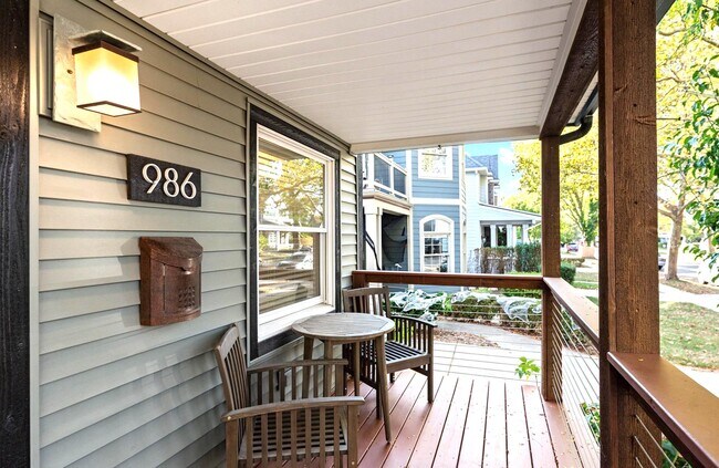 Foto del edificio - 986 Smith Ave