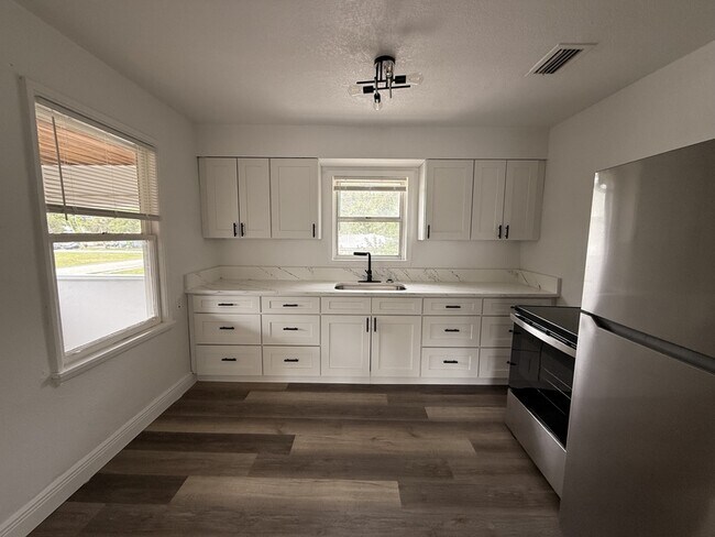 Foto del edificio - 810 20th Ave S