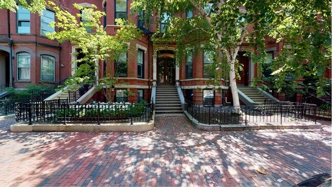 Building Photo - 132 Marlborough St