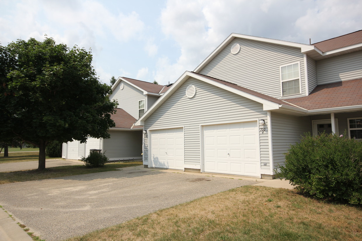 Primary Photo - Parkwood Place Townhomes