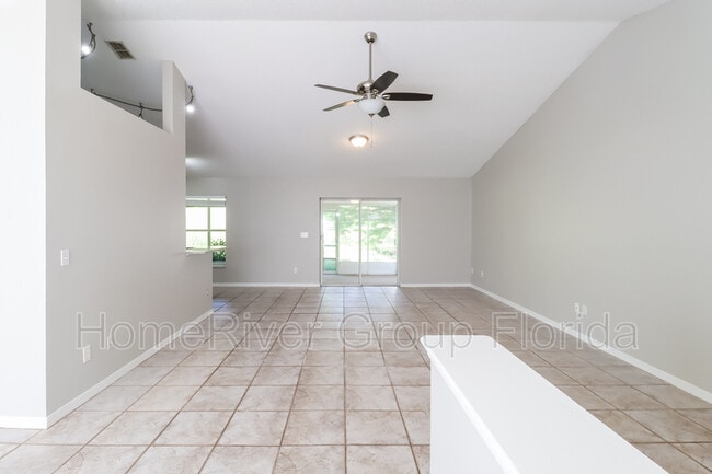 Foto del edificio - 1057 Arbor Hill Cir