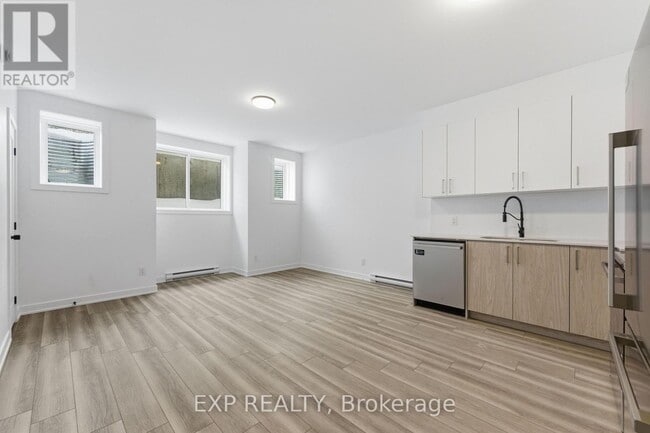 Building Photo - 1373 Louis Ln