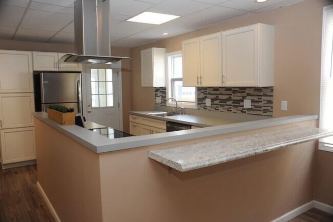 Building Photo - 320 Rutter Ave