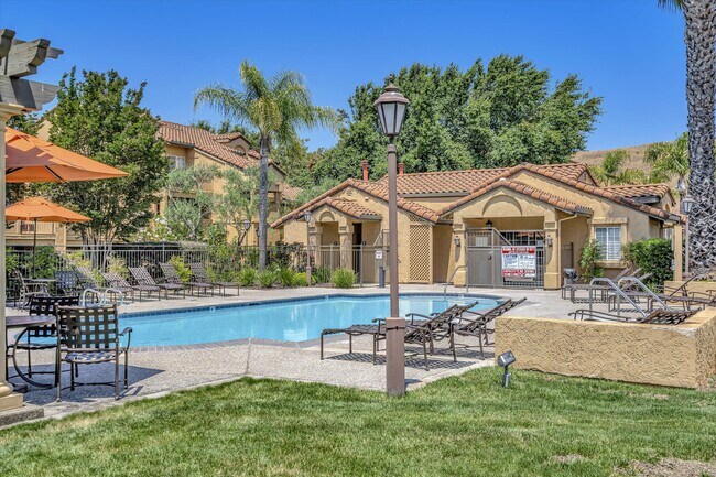 Foto del edificio - 440 Bollinger Canyon Ln