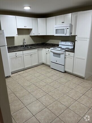 Building Photo - 863 Johnson Ave