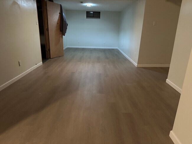 Foto del edificio - 1279 E N Broadway St