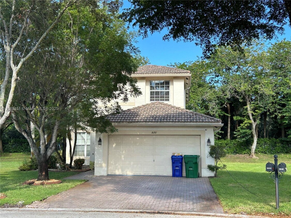 Foto principal - 16101 SW 27th St