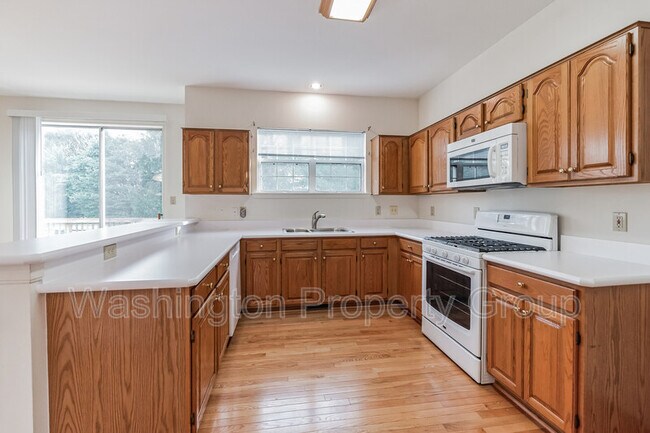 Building Photo - 1027 Dulaney Mill Dr