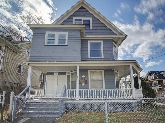 Building Photo - 373 Wood Ave