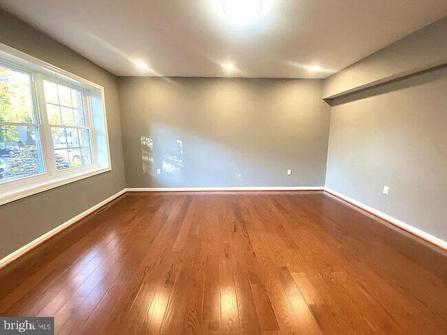 Foto del edificio - 5929 Grand Banks Rd