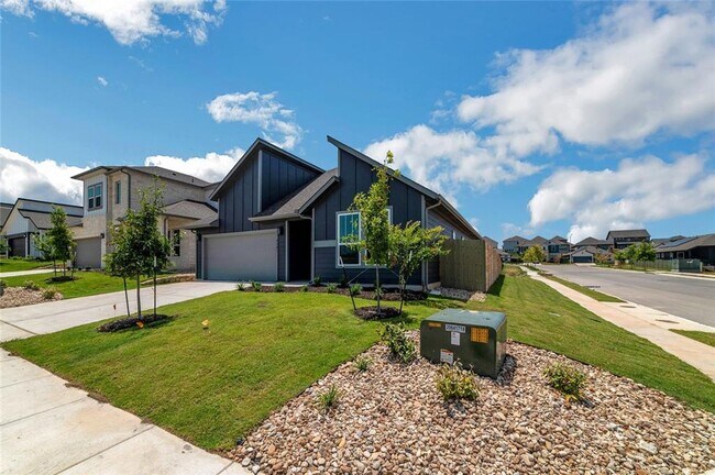 Building Photo - Brand New One Level Home Close to Everythi...