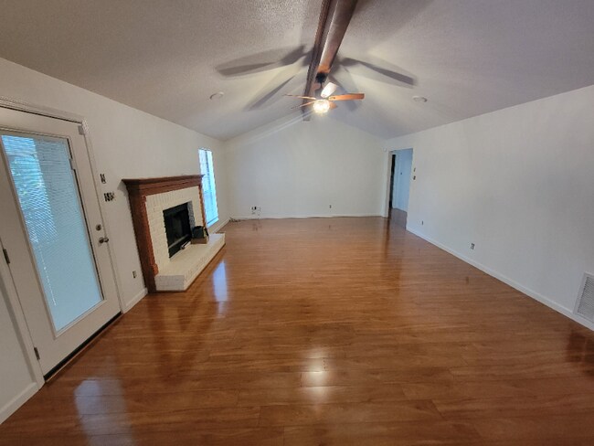 Building Photo - 13609 Pleasant Forest Dr