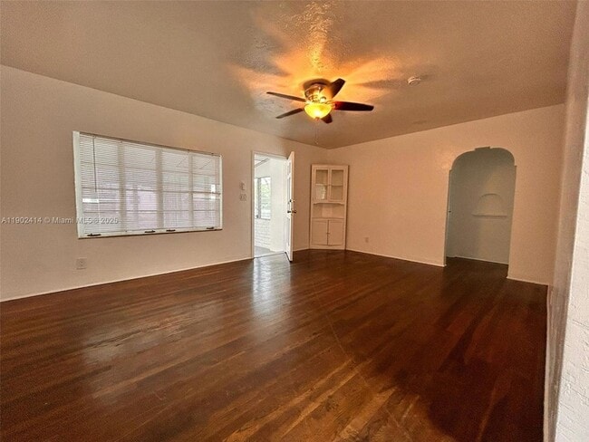 Building Photo - 1928 Wilson St