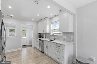 Building Photo - 3823 Duke St