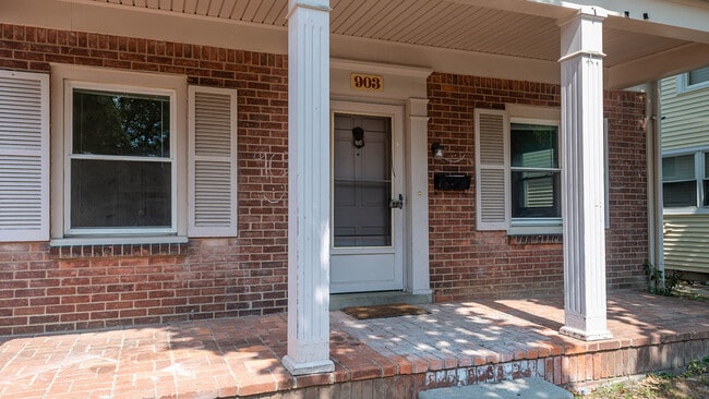 Building Photo - 903 Sylvan Ave